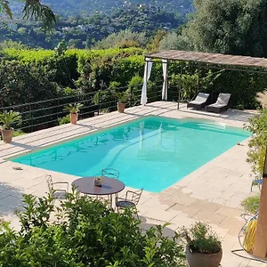 Les Collines De St Paul Bed & Breakfast